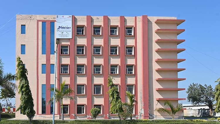 https://cdn-eu.aglty.io/sunstoneuniversity/campus3-1_20250424101051.jpg